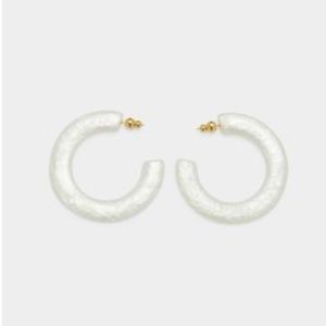 Cult Gaia Mira Earrings Pearl Pearly White Pearlescant